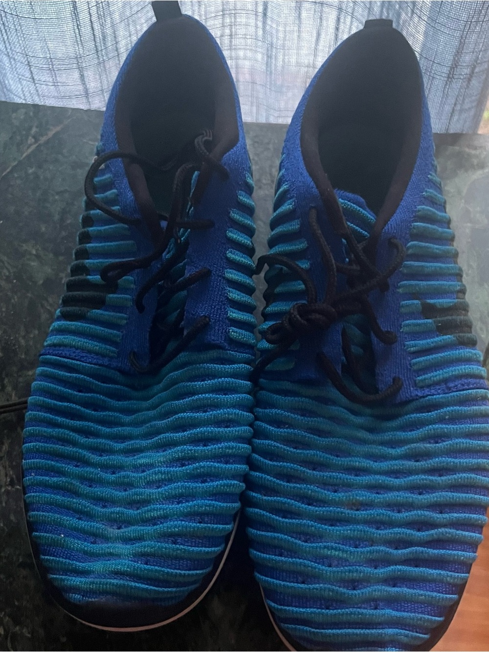 Nike Blue & Teal Knit Athletic Shoes kids 6.5 (88)